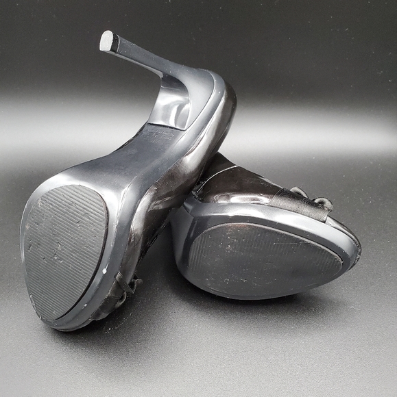 Carlos Santana Black Patent Heels - Picture 5 of 6